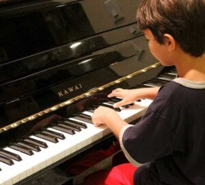 Manfaat Bermain Alat Musik